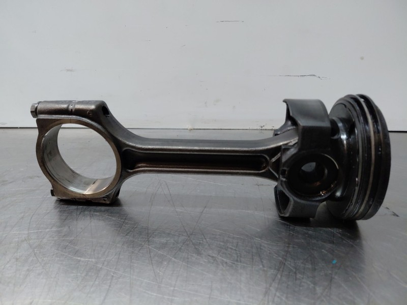 Recambio de biela para renault master iii furgón referencia OEM IAM 121002268R  