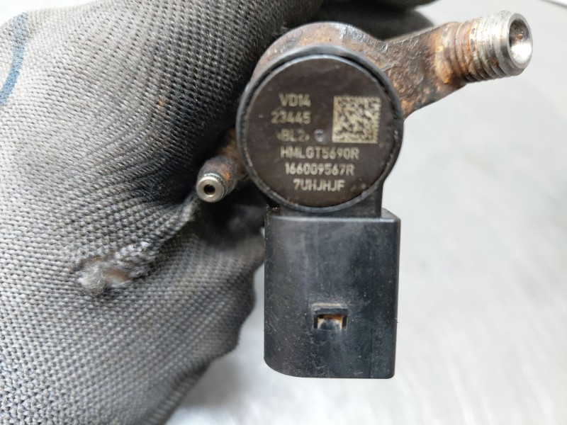Recambio de inyector para renault master iii furgón referencia OEM IAM 166009567R  