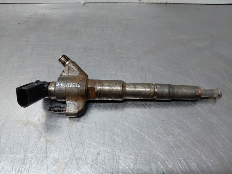 Recambio de inyector para renault master iii furgón referencia OEM IAM 166009567R  