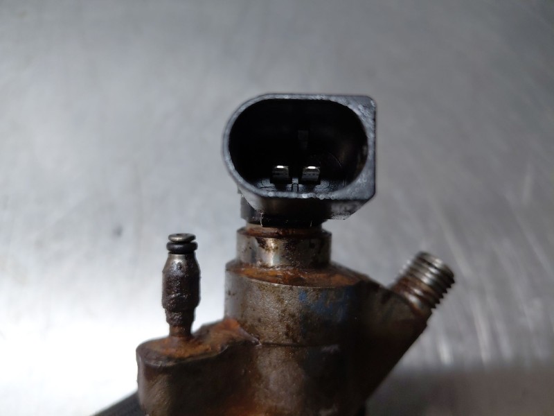 Recambio de inyector para renault master iii furgón referencia OEM IAM 166009567R  