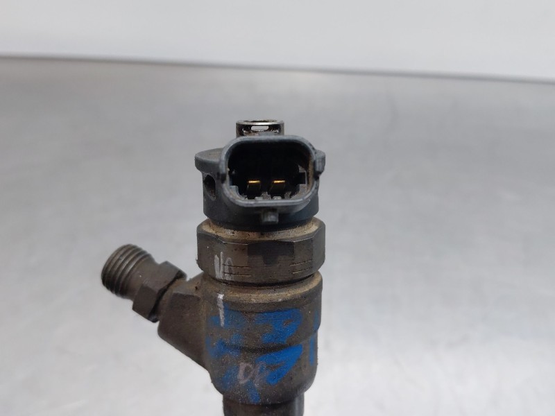 Recambio de inyector para renault clio iv life referencia OEM IAM 0445110485  