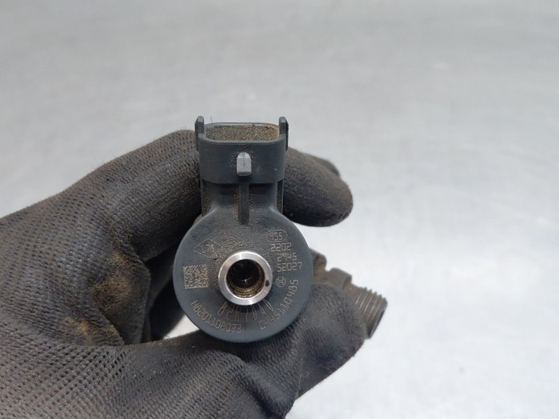 Recambio de inyector para renault clio iv life referencia OEM IAM 0445110485  