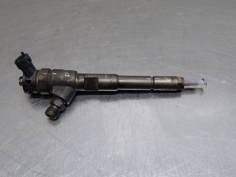 Recambio de inyector para renault clio iv life referencia OEM IAM 0445110485  
