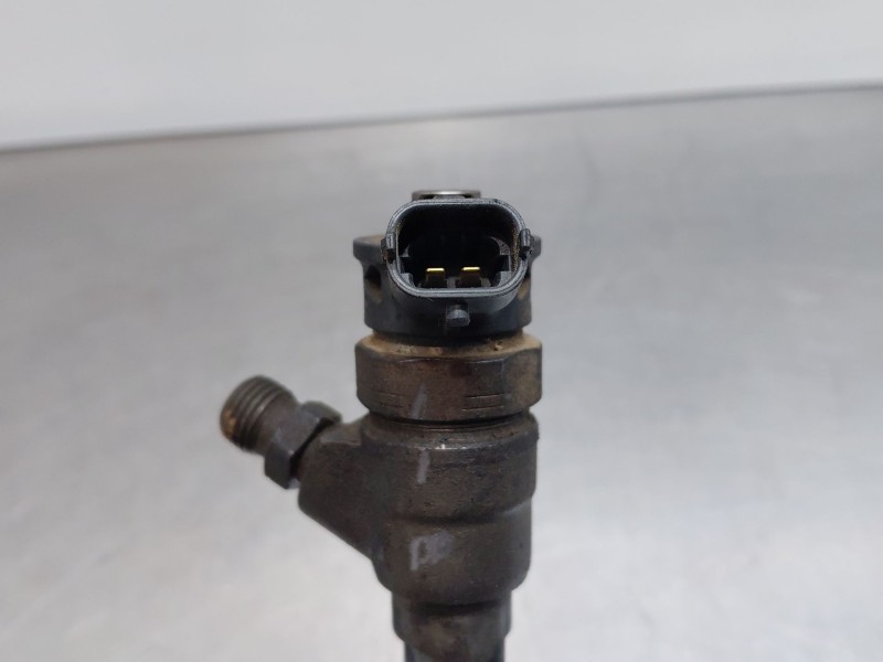 Recambio de inyector para renault clio iv life referencia OEM IAM 0445110485  