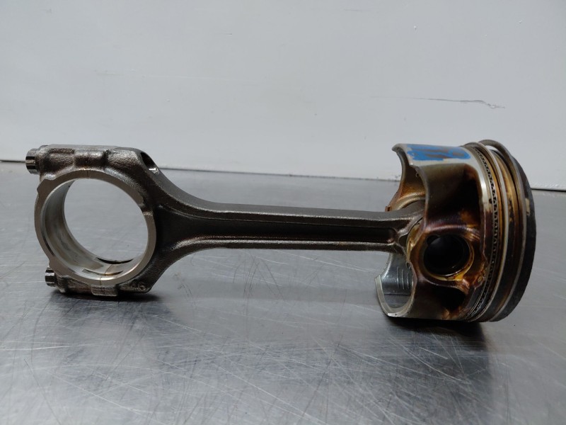 Recambio de biela para hyundai tucson hybrid referencia OEM IAM 235102M700  