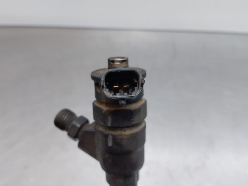Recambio de inyector para renault clio iv life referencia OEM IAM 0445110485  