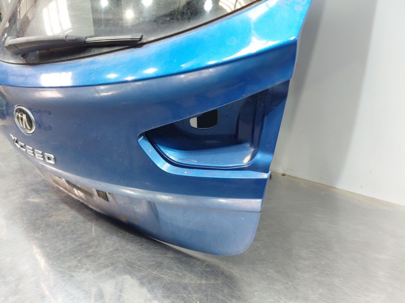 Recambio de porton trasero para kia xceed drive referencia OEM IAM   