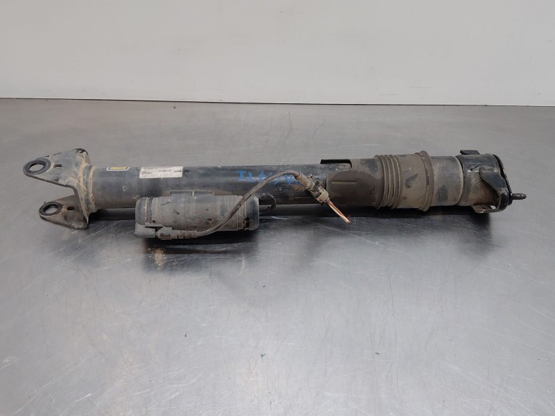 Recambio de amortiguador trasero izquierdo para mercedes-benz clase gl (x164) 4-matic referencia OEM IAM A1643203031  