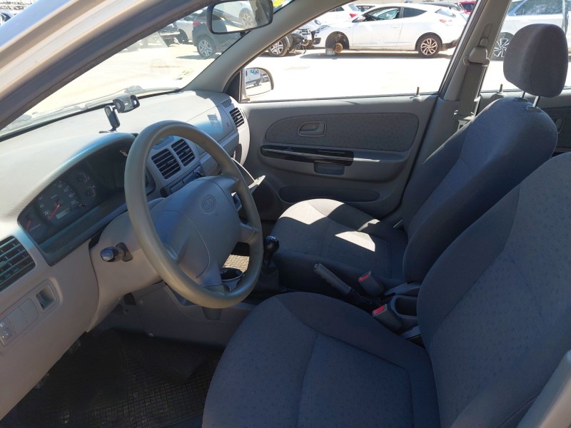kia rio i hatchback (dc) del año 2004