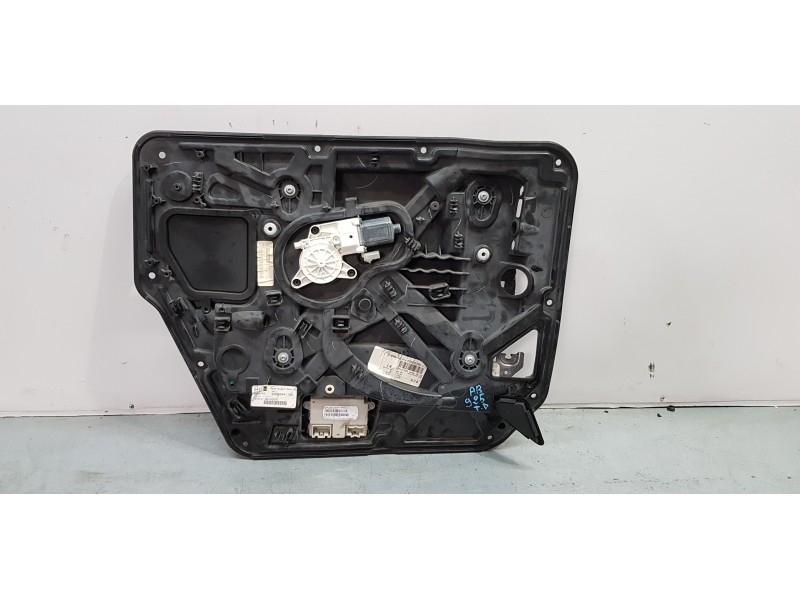 Recambio de elevalunas trasero derecho para chrysler grand voyager limited referencia OEM IAM 3016661G  