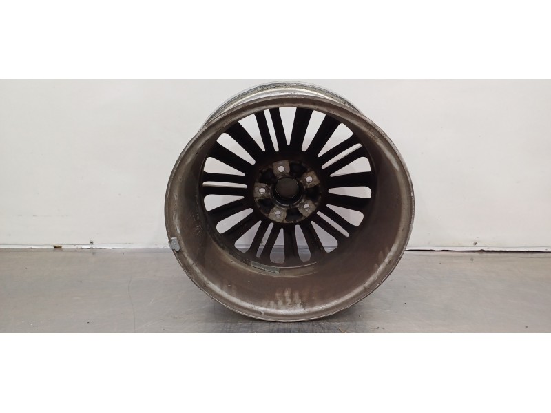 Recambio de llanta para hyundai kona klass 2wd referencia OEM IAM 52910J9200  