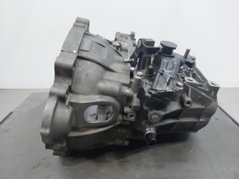 Recambio de caja cambios para hyundai tucson essence bluedrive 2wd referencia OEM IAM   