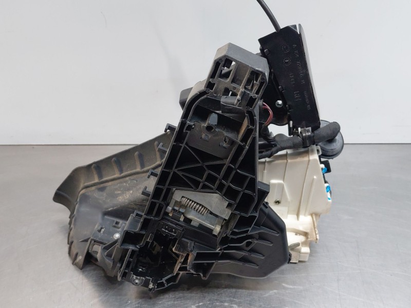 Recambio de cerradura puerta delantera derecha para mercedes-benz clase gl (x164) 4-matic referencia OEM IAM A1647201035 a164760
