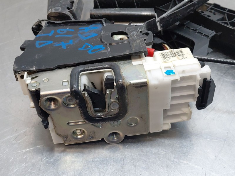 Recambio de cerradura puerta trasera derecha para mercedes-benz clase gl (x164) 4-matic referencia OEM IAM A1647303035  