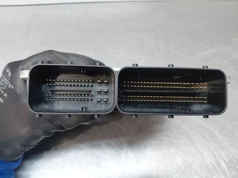 Recambio de centralita motor uce para bmw 2 gran tourer (f46) 218 d referencia OEM IAM 0281032143  