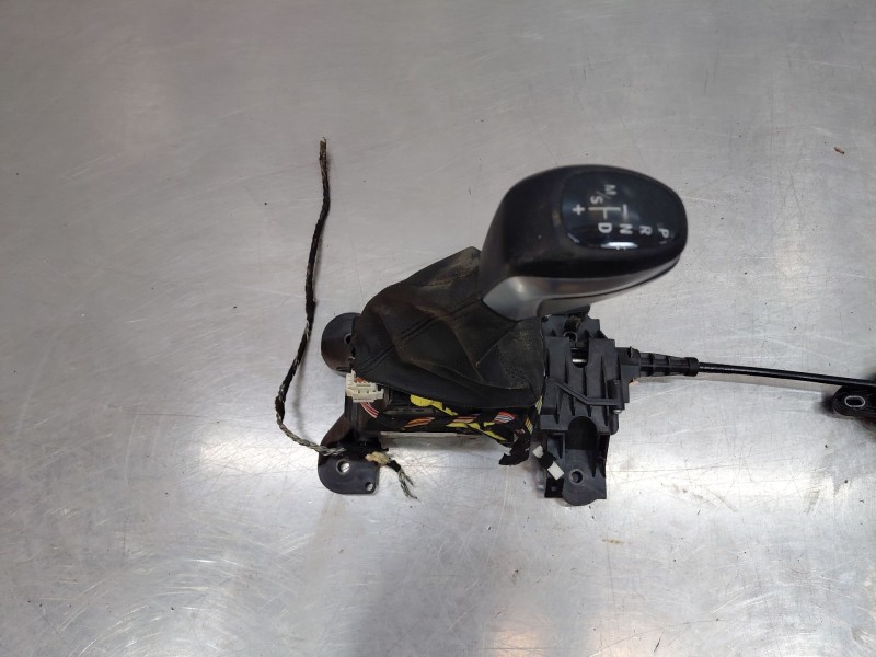 Recambio de pomo palanca cambio para bmw 2 gran tourer (f46) 218 d referencia OEM IAM 25168483098  