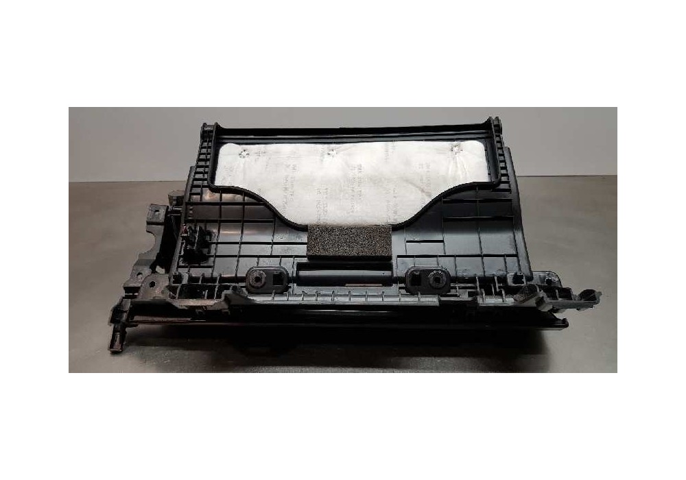 Recambio de guantera para kia sportage basic 2wd referencia OEM IAM 84510F1100WK  