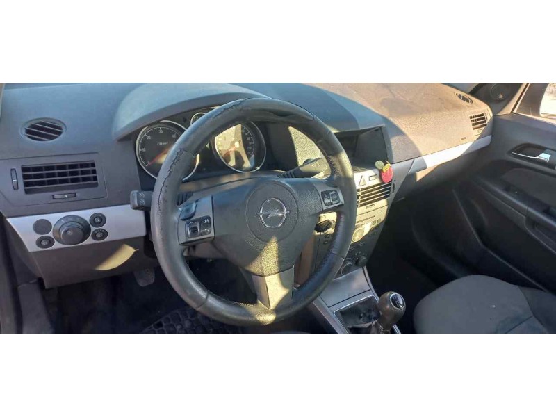 opel astra h berlina del año 2007