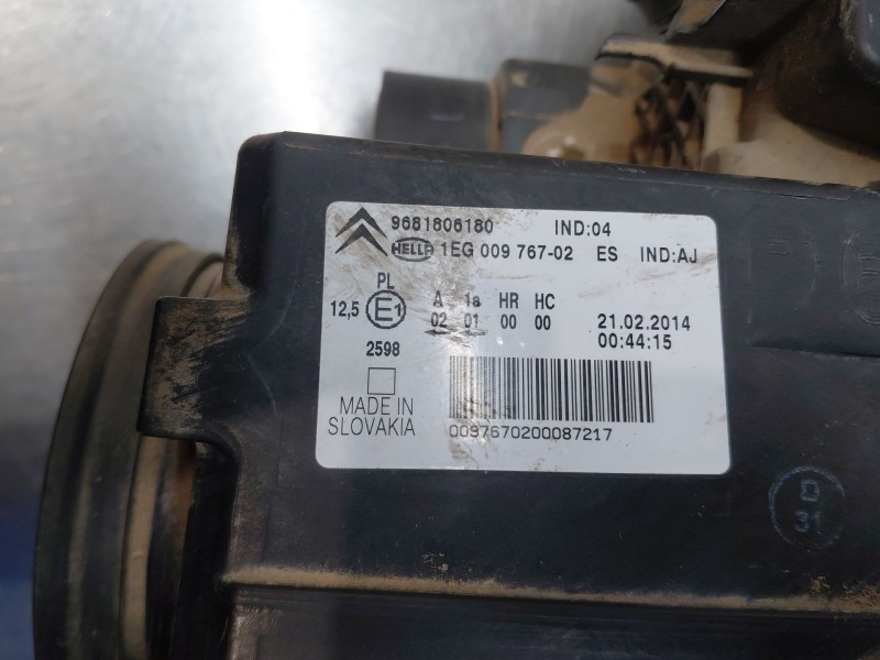 Recambio de faro derecho para citroën c3 picasso attract referencia OEM IAM   