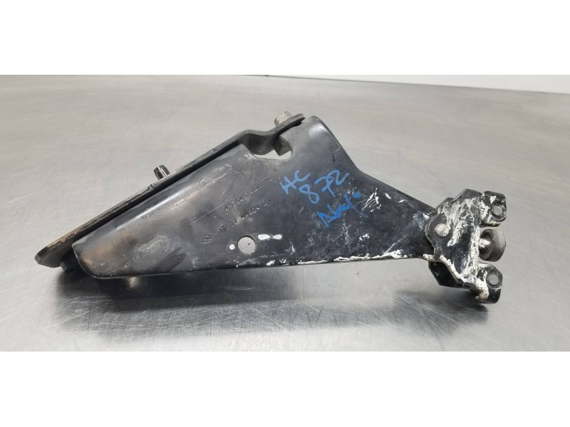 Recambio de soporte / guia puerta corredera para renault kangoo profesional referencia OEM IAM 8200497645   Recambio de soporte / guia puerta corredera para renault kangoo profesional referencia OEM IAM 8200497645