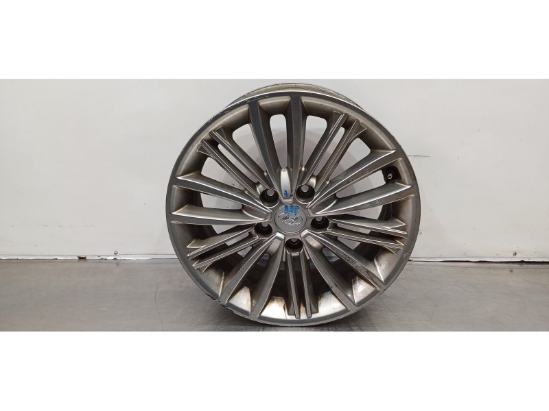 Recambio de llanta para hyundai kona klass 2wd referencia OEM IAM 52910J9200  