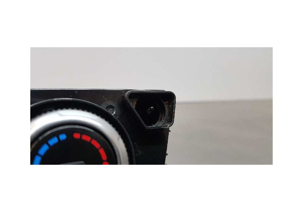 Recambio de mando climatizador para kia sportage basic 2wd referencia OEM IAM 97250F1CD0AK5  