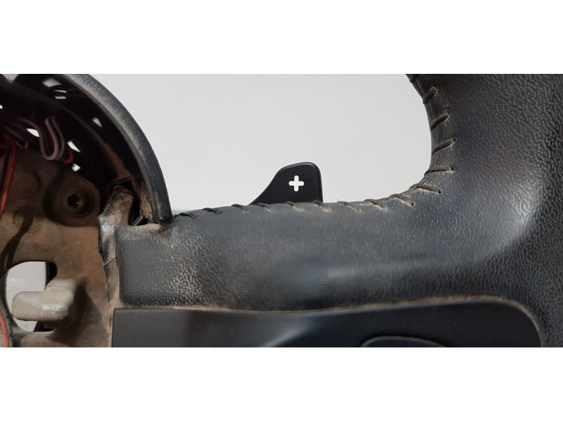 Recambio de volante para fiat 500 l (330) lounge referencia OEM IAM 6204725   Recambio de volante para fiat 500 l (330) lounge referencia OEM IAM 6204725