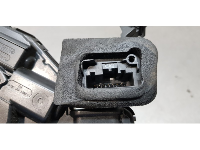 Recambio de cerradura puerta delantera derecha para volkswagen caddy furgón/kombi kombi referencia OEM IAM 5TB837016A  