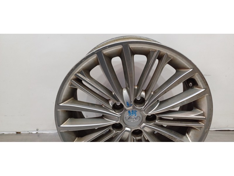 Recambio de llanta para hyundai kona klass 2wd referencia OEM IAM 52910J9200  