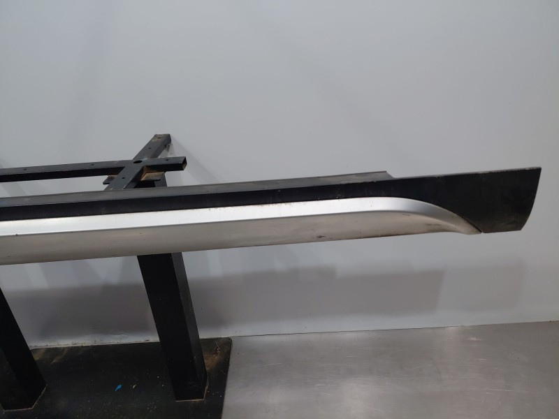 Recambio de faldon lateral para bmw x1 (e84) sdrive 18 d referencia OEM IAM   