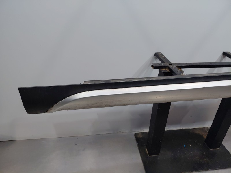 Recambio de faldon lateral para bmw x1 (e84) sdrive 18 d referencia OEM IAM   