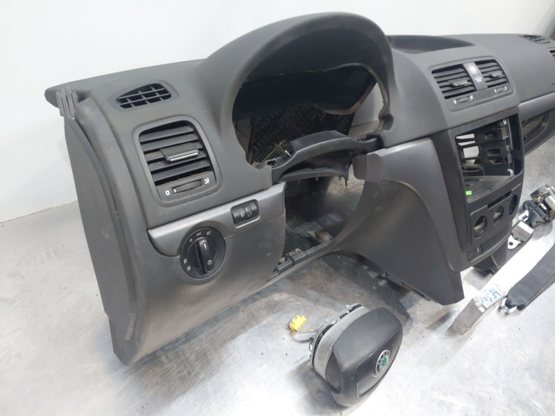 Recambio de kit airbag para skoda yeti (5l) 1.2 tsi referencia OEM IAM 5L1857007B9B9 5J0880201H3X1 5L0857701ARAA