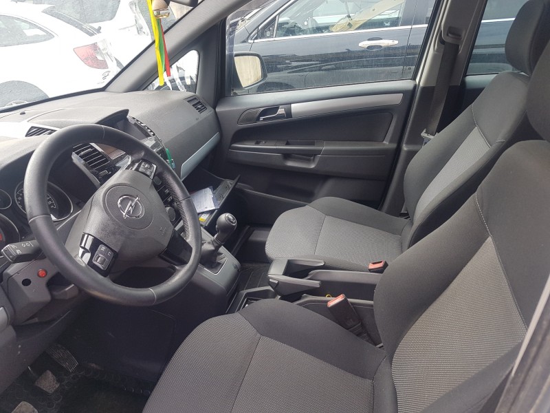 opel zafira b del año 2015