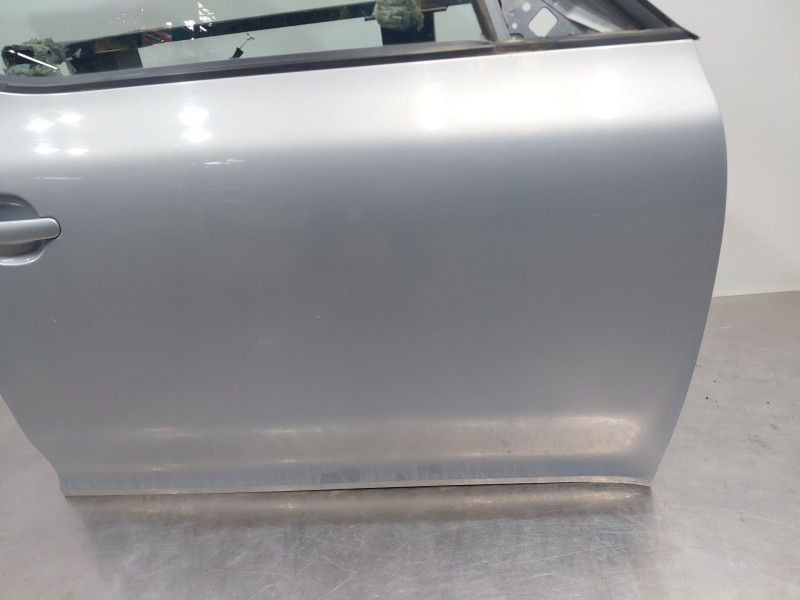 Recambio de puerta delantera derecha para skoda yeti (5l) 1.2 tsi referencia OEM IAM 5L0831056  