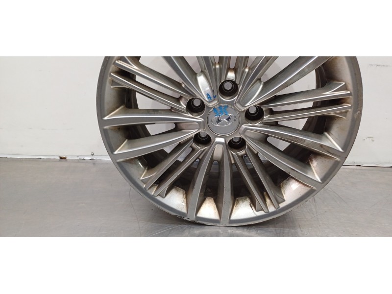 Recambio de llanta para hyundai kona klass 2wd referencia OEM IAM 52910J9200  