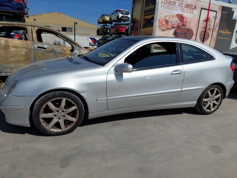 mercedes-benz clase c (w203) del año 2003