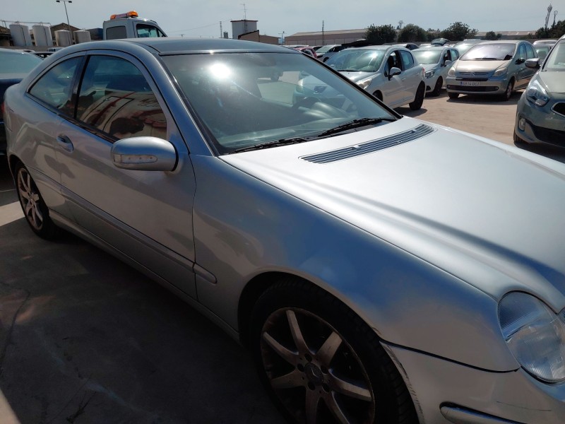 mercedes-benz clase c (w203) del año 2003