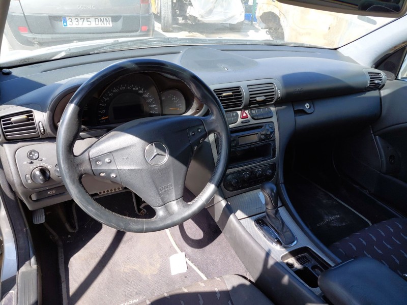 mercedes-benz clase c (w203) del año 2003