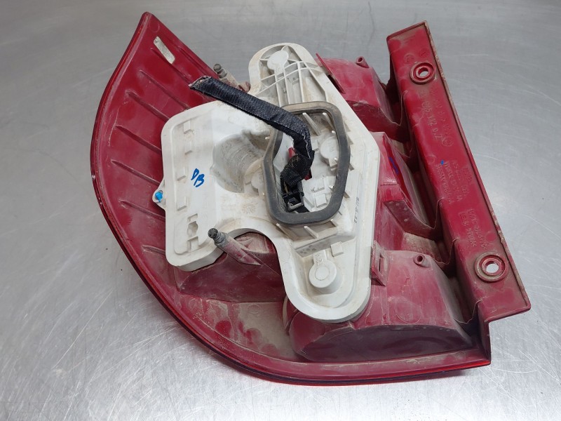 Recambio de piloto trasero derecho para skoda yeti (5l) 1.2 tsi referencia OEM IAM   