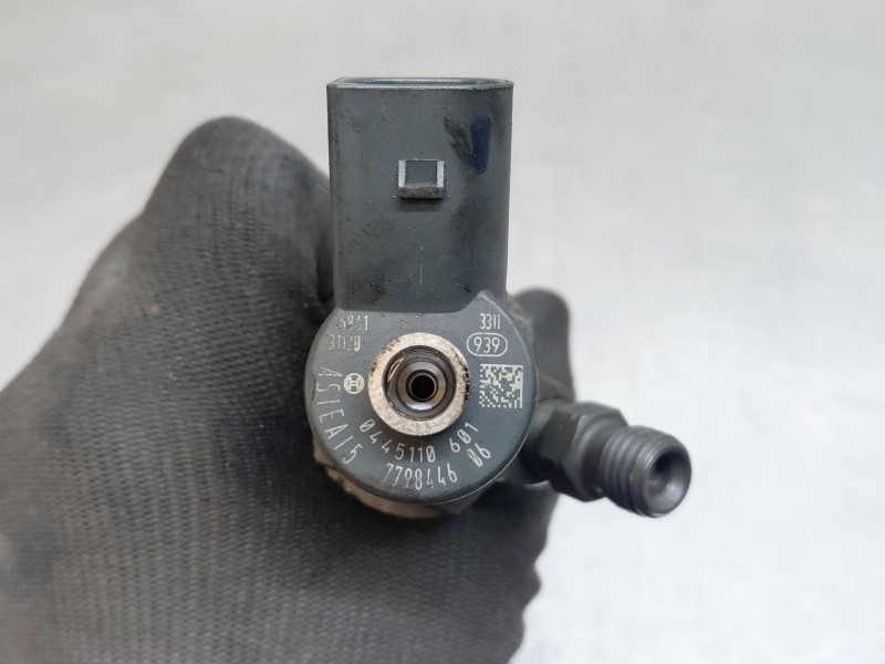 Recambio de inyector para bmw x1 (e84) sdrive 18 d referencia OEM IAM 13537798446  
