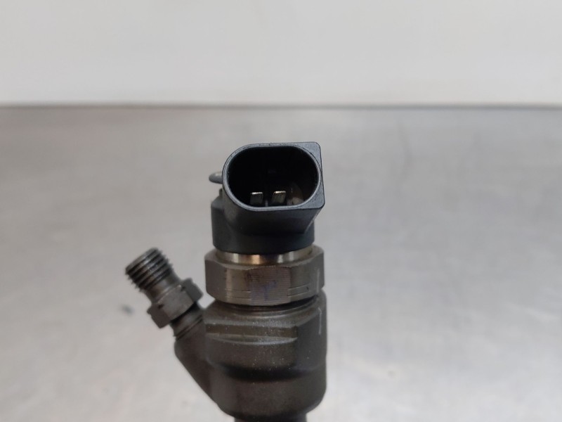 Recambio de inyector para bmw x1 (e84) sdrive 18 d referencia OEM IAM 13537798446  