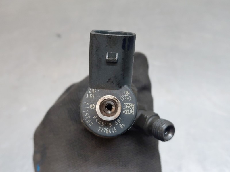 Recambio de inyector para bmw x1 (e84) sdrive 18 d referencia OEM IAM 13537798446  