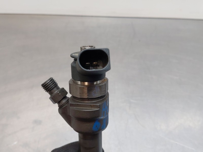 Recambio de inyector para bmw x1 (e84) sdrive 18 d referencia OEM IAM 13537798446  
