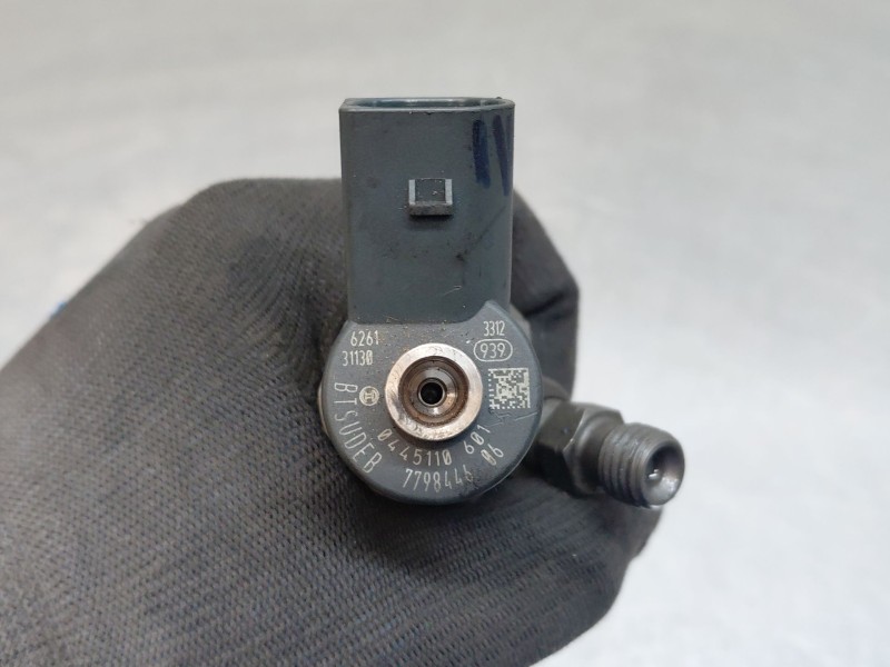 Recambio de inyector para bmw x1 (e84) sdrive 18 d referencia OEM IAM 13537798446  