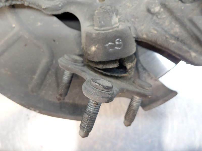 Recambio de mangueta delantera izquierda para skoda yeti (5l) 1.2 tsi referencia OEM IAM   