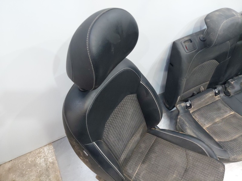 Recambio de juego asientos completo para kia xceed drive referencia OEM IAM 88500J7040 88600J7040 