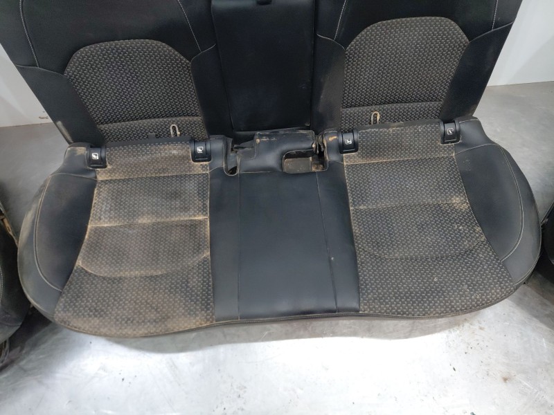 Recambio de juego asientos completo para kia xceed drive referencia OEM IAM 88500J7040 88600J7040 