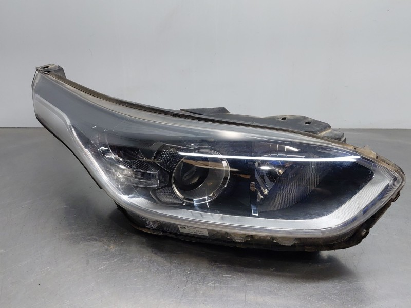 Recambio de faro derecho para kia ceed sportswagon hybrid referencia OEM IAM   