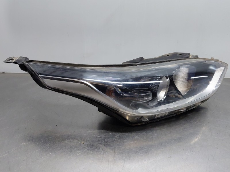 Recambio de faro derecho para kia ceed sportswagon hybrid referencia OEM IAM   