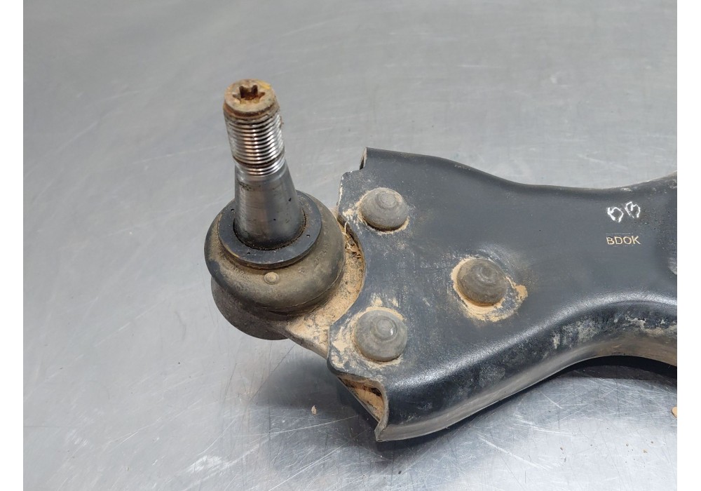Recambio de brazo suspension inferior delantero izquierdo para mercedes-benz vito mixto (447) combi referencia OEM IAM   